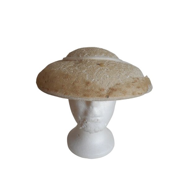Vintage 1950s Mushroom Cream lace hat with tan lace accent - Estate Find - Picture 1 of 8